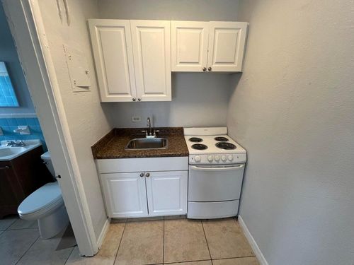apt-9-3300 Broadway, West Palm Beach, FL, 33407-4873 | Card Image