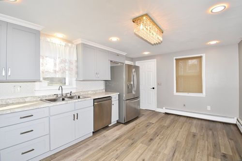 85 Orchard St, Chicopee, MA, 01013-3049 | Card Image