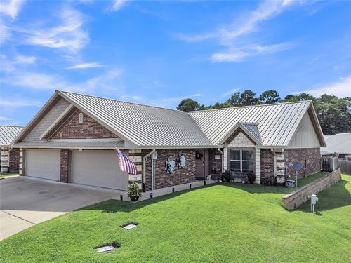 1711 Yosemite Way, Longview, TX, 75605-4273 | Card Image