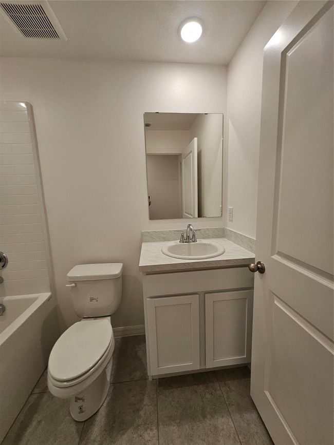 8076 98 Th Ct, House other with 4 bedrooms, 2 bathrooms and null parking in Vero Beach FL | Image 20