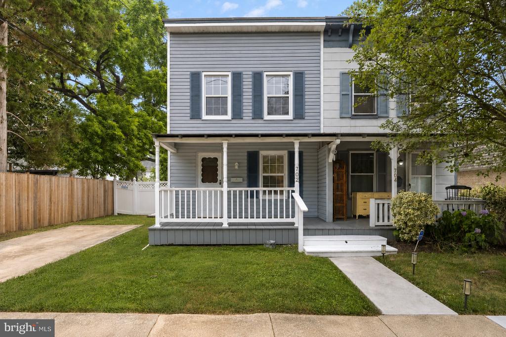 Residential in LAUREL 4