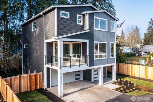 a-17825 Wallingford Ave N, Shoreline, WA, 98133-5137 | Card Image