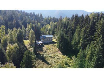 8201 Red Mountain Rd, House other with 3 bedrooms, 2 bathrooms and 6 parking in Silverton BC | Image 3