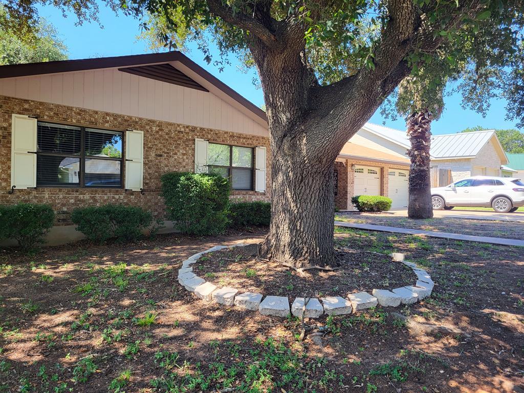 Avenue C , Fredericksburg, TX 78624