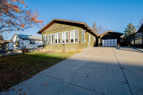 9848 104 Avenue, Grande Prairie, AB, T8V1E4 | Card Image