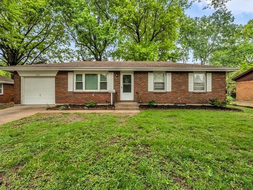 3717 S Hocker St, Independence, MO, 64055 | Card Image