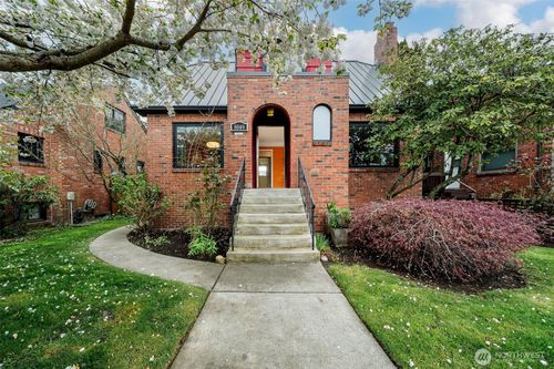 8049 23rd Ave Nw, Seattle, WA, 98117-4342 | Card Image