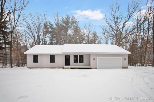 2223 Strand Rd, Muskegon, MI, 49445-8579 | Card Image