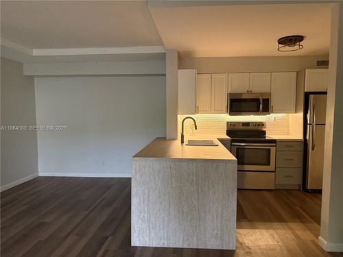 104-3001 N Oakland Forest Dr, Oakland Park, FL, 33309-7666 | Card Image