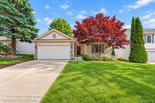 1641 Chelsea Cir, Howell, MI, 48843-7119 | Card Image