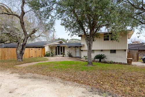 11102 Birdwood Ln, Corpus Christi, TX, 78410-2504 | Card Image