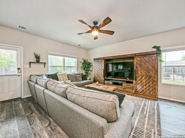10202 Shadowy Dusk, House other with 6 bedrooms, 4 bathrooms and null parking in Schertz TX | Image 6