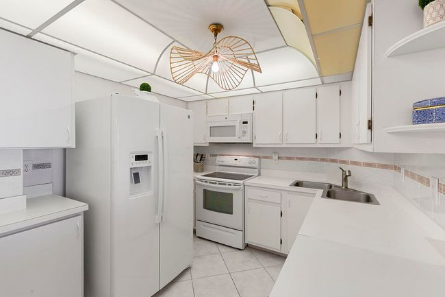 APT-1208 - 440 Seaview Ct, Condo with 2 bedrooms, 2 bathrooms and null parking in MARCO ISLAND FL | Image 13