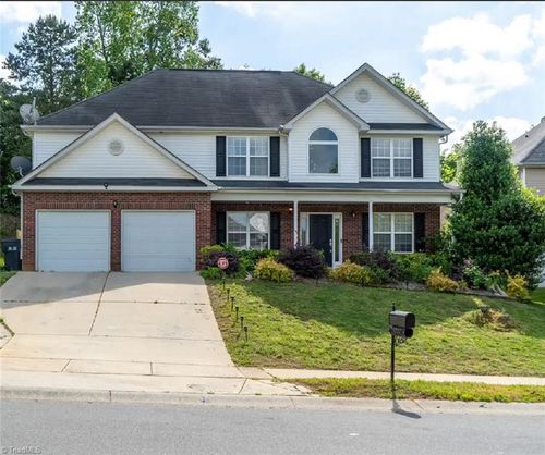 5227 Eagle Creek Dr, Charlotte, NC, 28269-1575 | Card Image