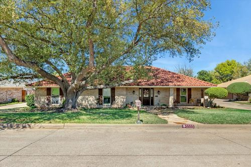 1111 Berkshire Ct, Trophy Club, TX, 76262-5448 | Card Image