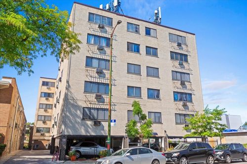 2c-7540 N Ridge Blvd, Chicago, IL, 60645-1977 | Card Image