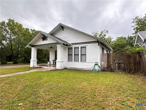 212 Coke St, Yoakum, TX, 77995-4110 | Card Image