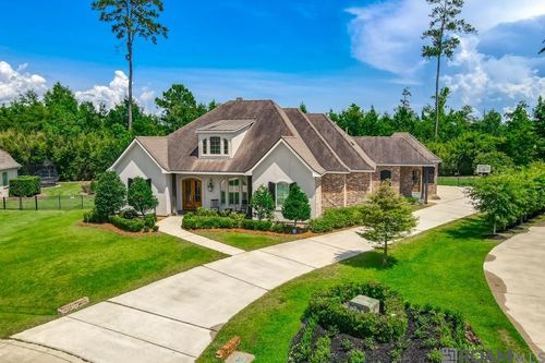 77 Juniper Ct, Mandeville, LA, 70471-6795 | Card Image