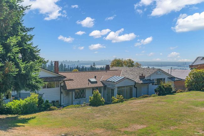 685 King Georges Way, House other with 5 bedrooms, 4 bathrooms and 5 parking in West Vancouver BC | Image 2