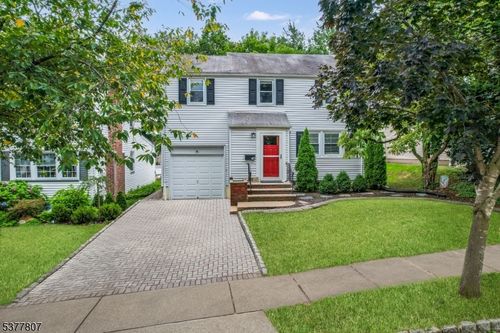 40 Eaton Pl, Bloomfield, NJ, 07003-2828 | Card Image
