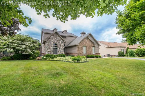 1093 Eagle Nest Dr, Milford, MI, 48381-4502 | Card Image