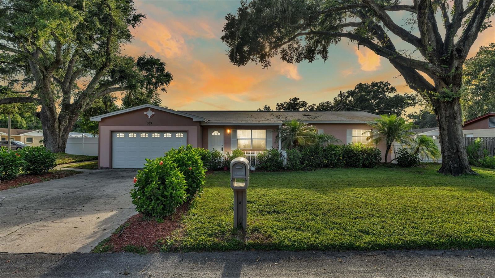 Faye Cir, Lakeland, FL 33813