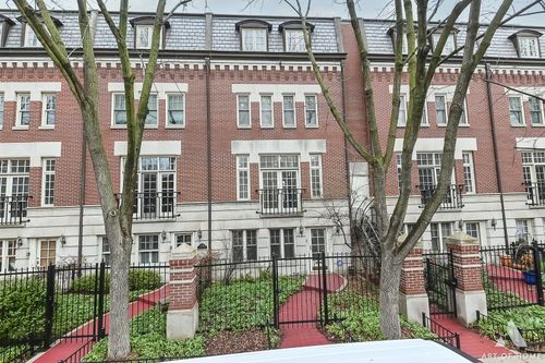 2638 Southport Ave, Chicago, IL, 60614-1228 | Card Image