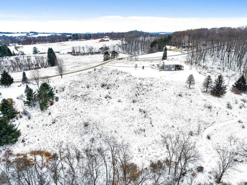 2928 &amp; 2929 Gatling Court, La Valle, WI, 53941 | Card Image