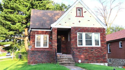 8578 Drury Ln, Saint Louis, MO, 63147-1314 | Card Image