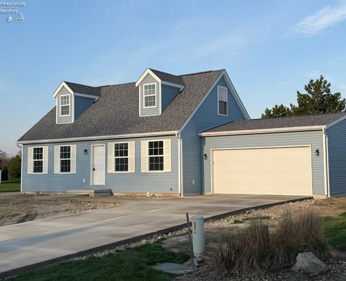 2707 Highland Dr, Sandusky, OH, 44870-1205 | Card Image