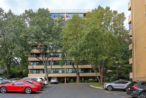 9d-10-34 166th St, Whitestone, NY, 11357-2244 | Card Image