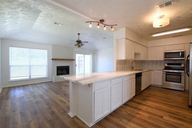 18811 Pine Trace Ct, House other with 3 bedrooms, 2 bathrooms and 2 parking in Humble TX | Image 17