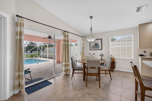 4238 Royal Oak Dr, Palm Beach Gardens, FL, 33410-6382 | Card Image