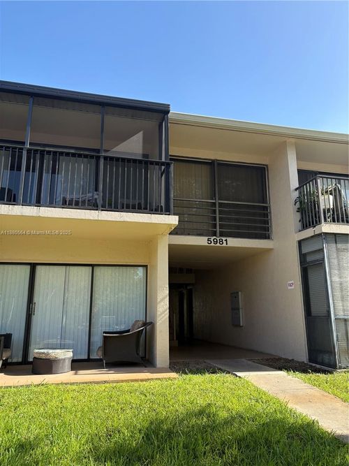 apt-215-5981 Washington St, Hollywood, FL, 33023-1967 | Card Image