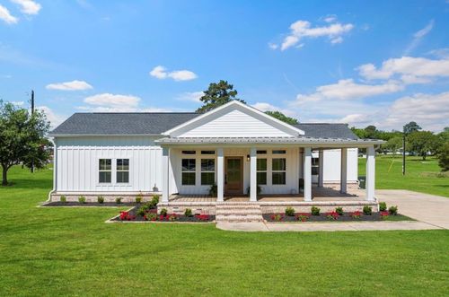 539 Elm St, New Ulm, TX, 78950-5267 | Card Image