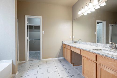 468 Darlington Trl, Fort Worth, TX, 76131-3562 | Card Image