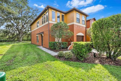 1001 Tullamore Drive, Townhouse with 3 bedrooms, 2 bathrooms and null parking in Wesley Chapel FL | Image 3