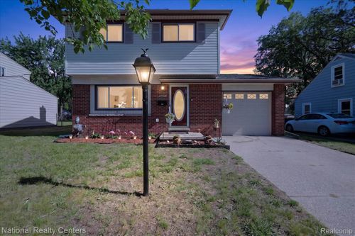 34472 Phyllis Street, Wayne, MI, 48184 | Card Image