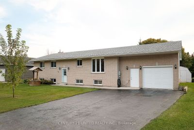 5 Deane St N, House other with 2 bedrooms, 2 bathrooms and 5 parking in Omemee ON | Image 1