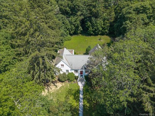 20 Pine Ave, Huntingtn Sta, NY, 11746-2551 | Card Image