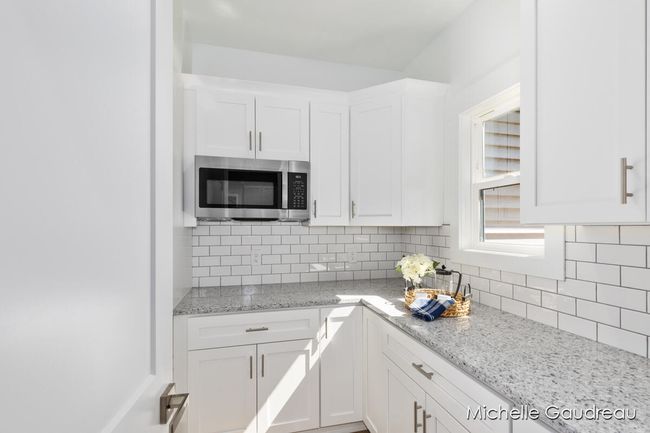 3551 Leaf Ln, House other with 3 bedrooms, 3 bathrooms and null parking in Freeport MI | Image 19