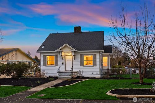 c-2002 State St, Everett, WA, 98201-2637 | Card Image