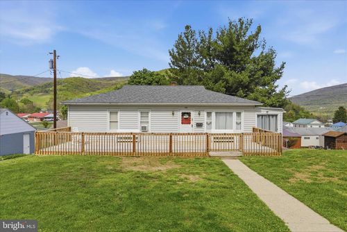 182 C St, Keyser, WV, 26726-2302 | Card Image