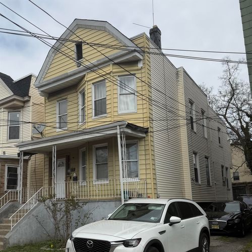 130 Bayview Ave, Jersey City, NJ, 07305-3305 | Card Image