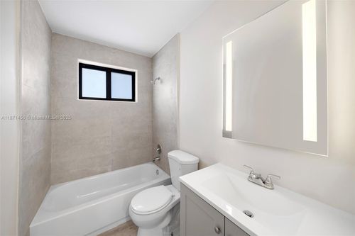 apt-31-1310 W 29th St, Hialeah, FL, 33012-5696 | Card Image