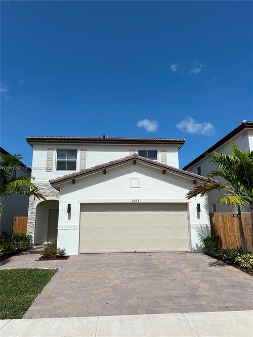 2523 Se 26th Ter, Homestead, FL, 33035-2095 | Card Image