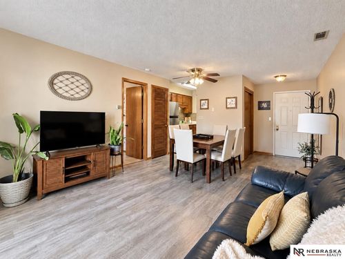 359-3001 S 51st Street Ct, Lincoln, NE, 68506-3498 | Card Image