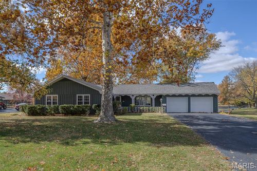 106 Lakeview Dr, Carlinville, IL, 62626-1552 | Card Image