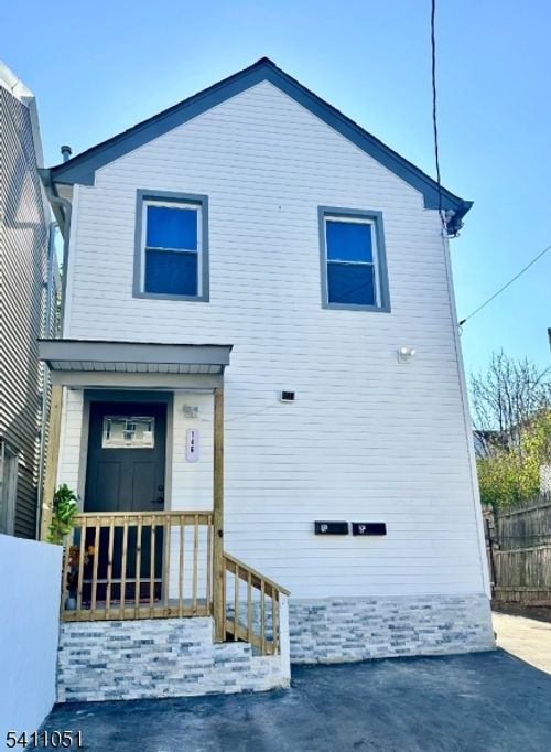 146 20th Ave, Paterson, NJ, 07501-3402 | Card Image