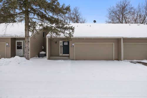935 Monterey Ct N, Shoreview, MN, 55126-5820 | Card Image